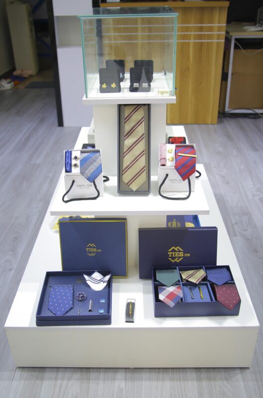 Một số mẫu cà vạt quà tặng tại cửa hàng